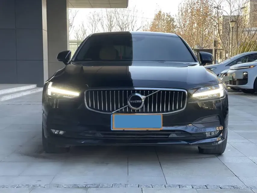 2017 Volvo S90 2.0T 190HP L4 8AT,autocango,china used car exporter,china ev exporter,chinese used car exporter,chinese used ev exporter