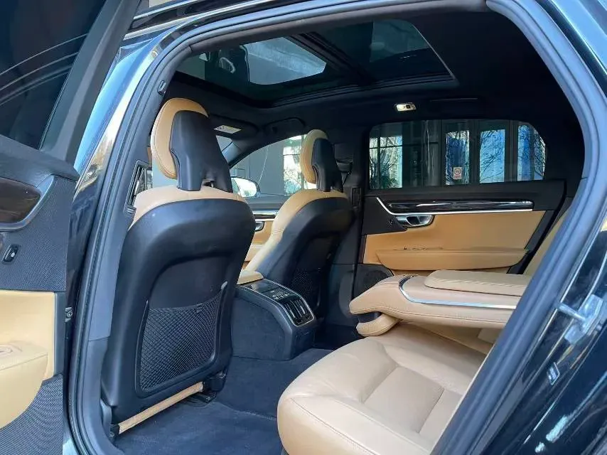 2017 Volvo S90 2.0T 190HP L4 8AT,autocango,china used car exporter,china ev exporter,chinese used car exporter,chinese used ev exporter