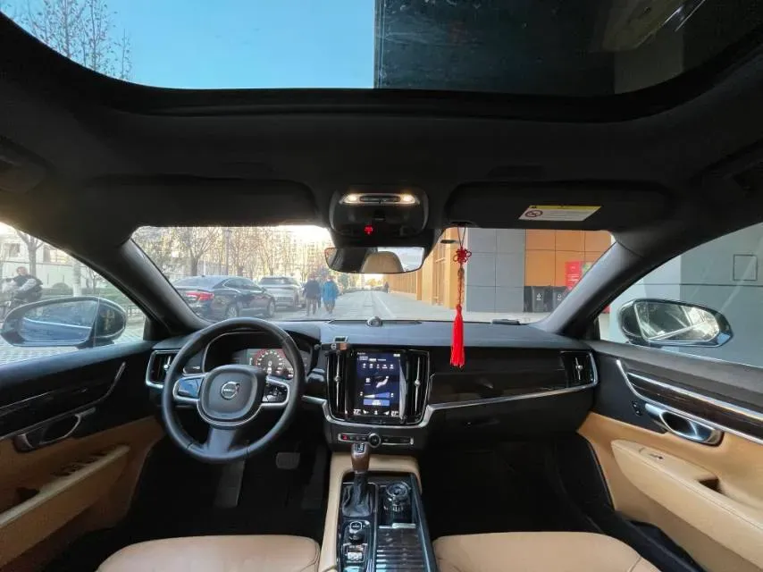2017 Volvo S90 2.0T 190HP L4 8AT,autocango,china used car exporter,china ev exporter,chinese used car exporter,chinese used ev exporter