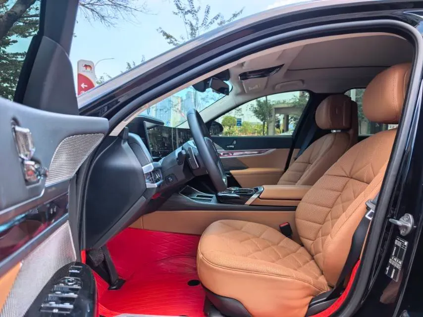 2023 BMW 7 Series 3.0T 272HP L6 8AT,autocango,china used car exporter,china ev exporter,chinese used car exporter,chinese used ev exporter