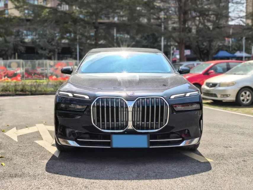 2023 BMW 7 Series 3.0T 272HP L6 8AT,autocango,china used car exporter,china ev exporter,chinese used car exporter,chinese used ev exporter