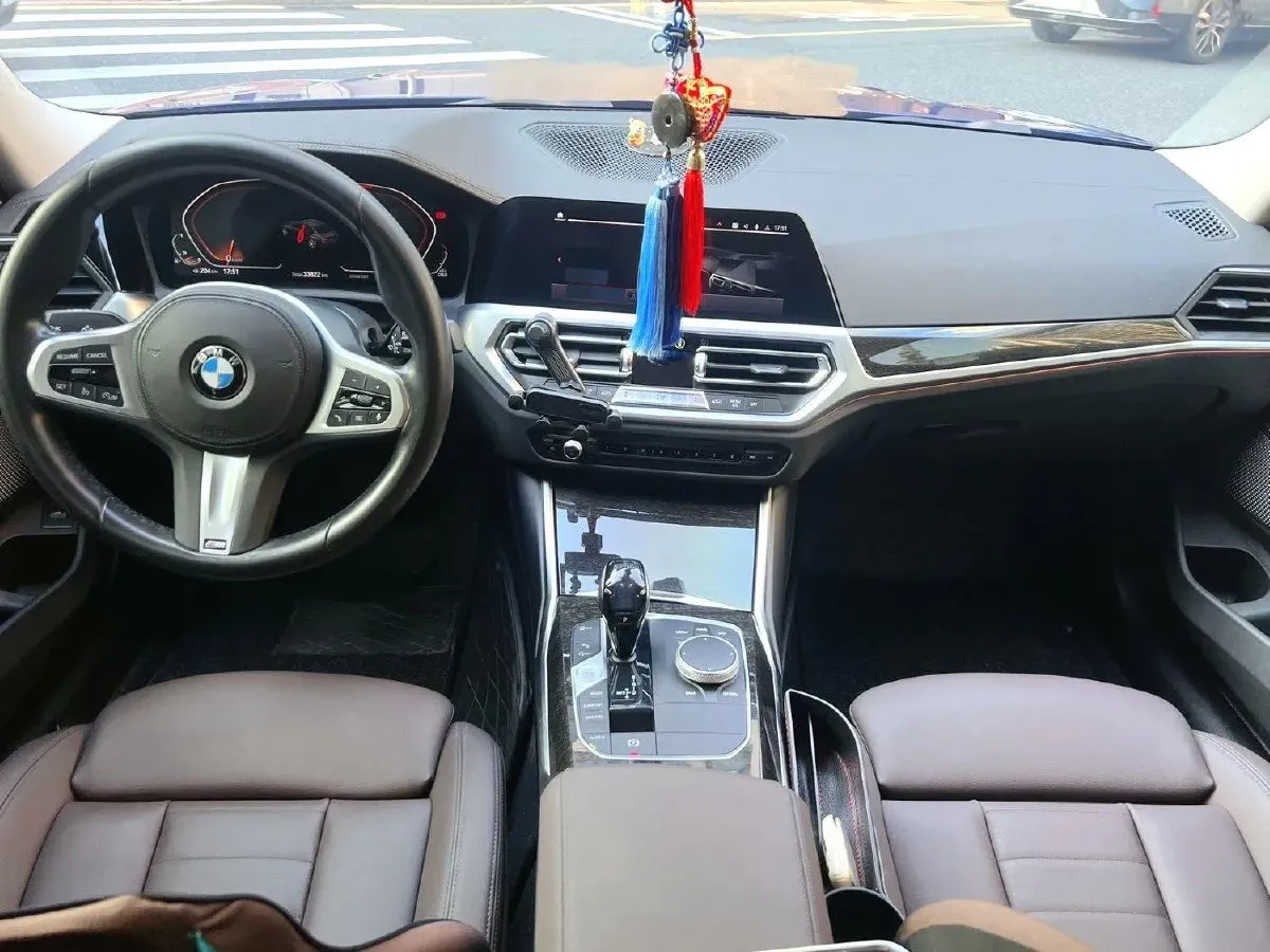 2021 BMW 3 Series 2.0T 184HP L4 8AT,autocango,china used car exporter,china ev exporter,chinese used car exporter,chinese used ev exporter