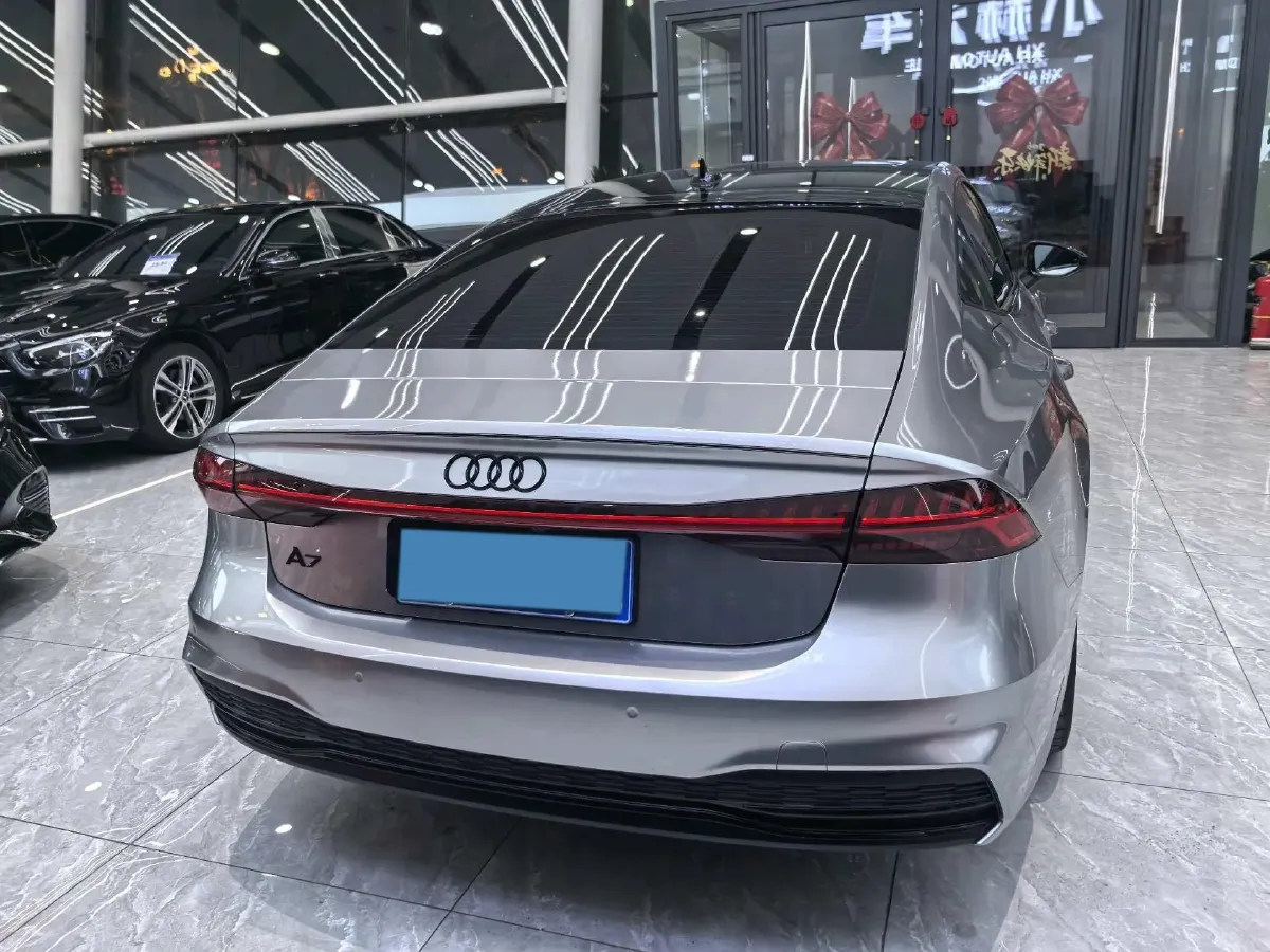 2022 Audi A7 2.0T 245HP L4 7DCT,autocango,china used car exporter,china ev exporter,chinese used car exporter,chinese used ev exporter