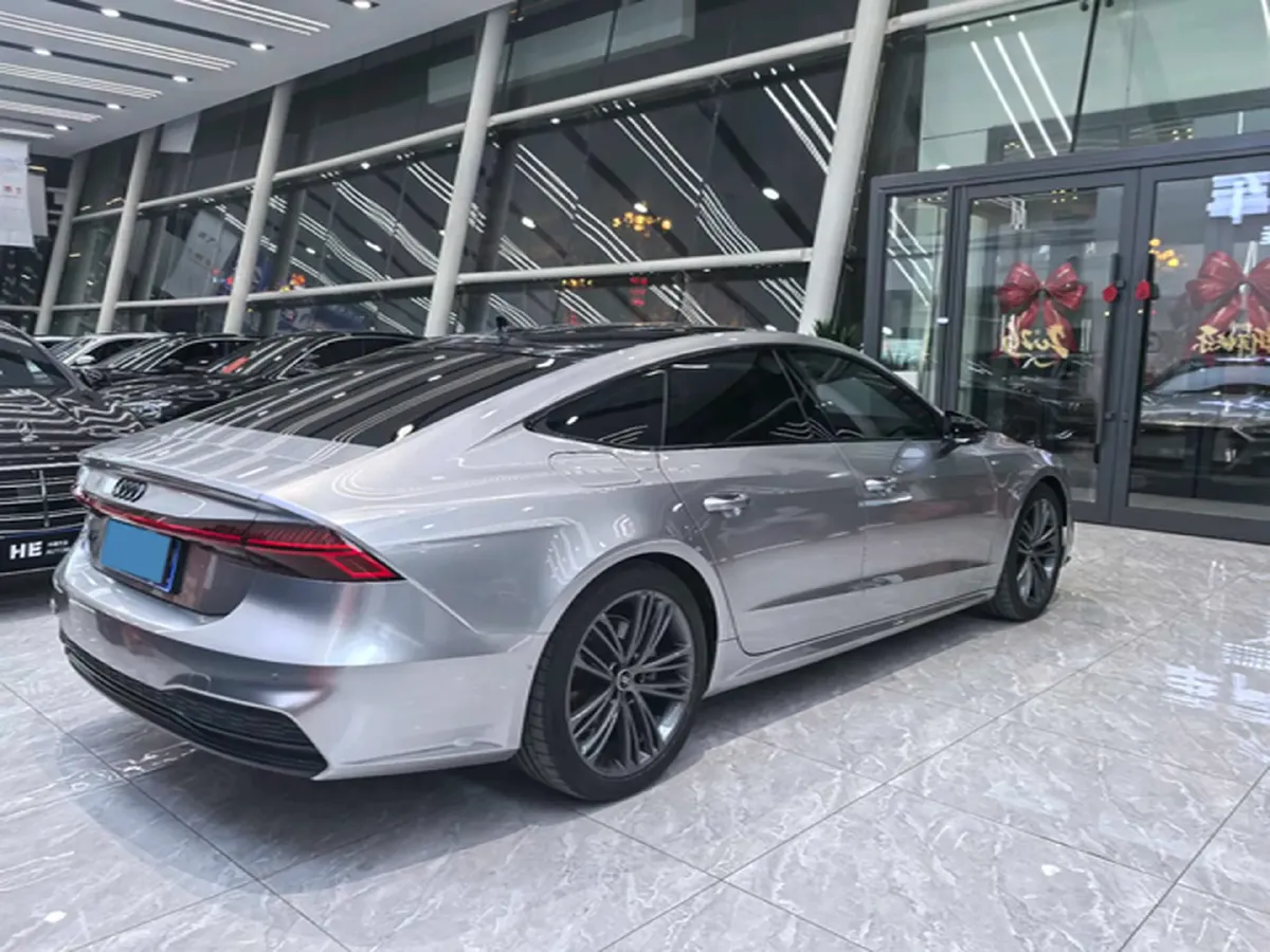 2022 Audi A7 2.0T 245HP L4 7DCT,autocango,china used car exporter,china ev exporter,chinese used car exporter,chinese used ev exporter