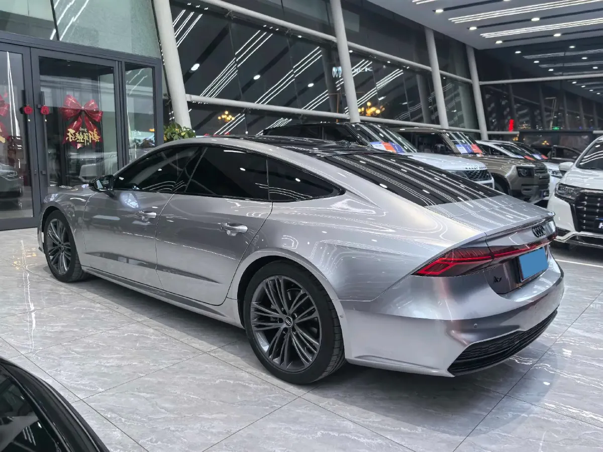 2022 Audi A7 2.0T 245HP L4 7DCT,autocango,china used car exporter,china ev exporter,chinese used car exporter,chinese used ev exporter
