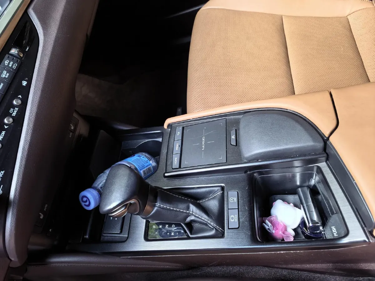 2020 Lexus ES 2.0L 173HP L4 CVT,autocango,china used car exporter,china ev exporter,chinese used car exporter,chinese used ev exporter