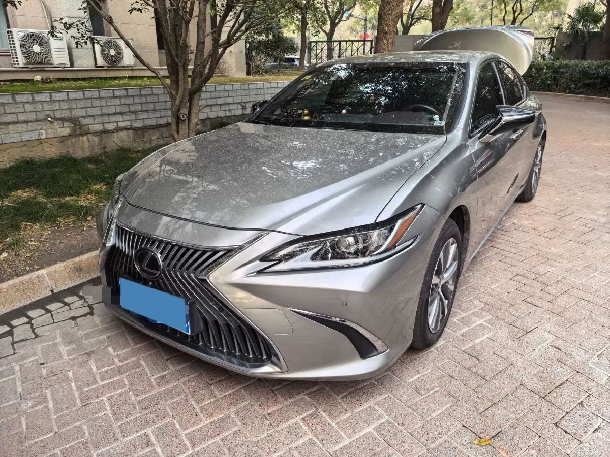 2020 Lexus ES 2.0L 173HP L4 CVT,autocango,china used car exporter,china ev exporter,chinese used car exporter,chinese used ev exporter