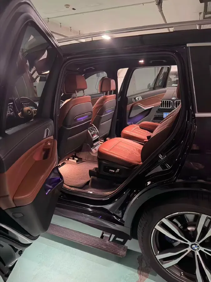 2021 BMW X7 3.0T 340HP L6 8AT,autocango,china used car exporter,china ev exporter,chinese used car exporter,chinese used ev exporter