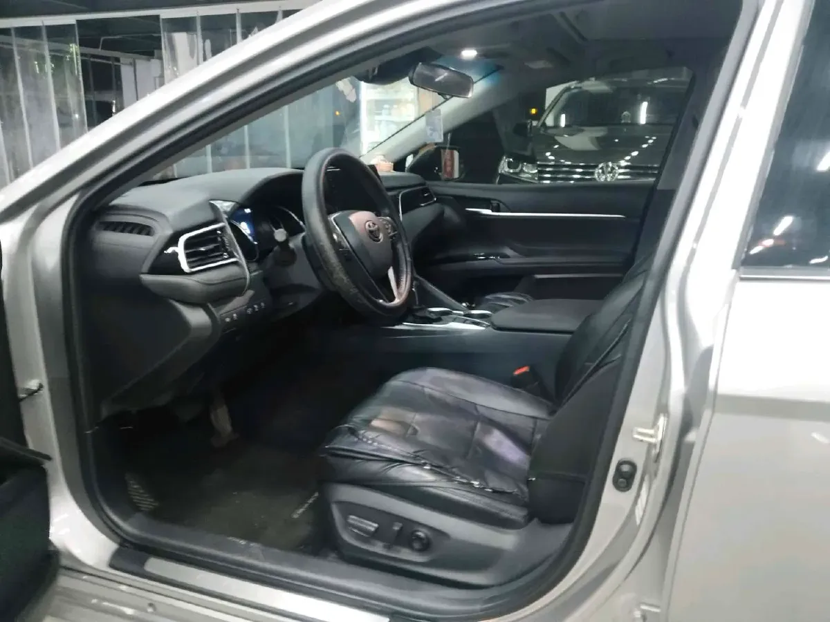 2021 Toyota Camry 2.5L 209HP L4 8AT,autocango,china used car exporter,china ev exporter,chinese used car exporter,chinese used ev exporter