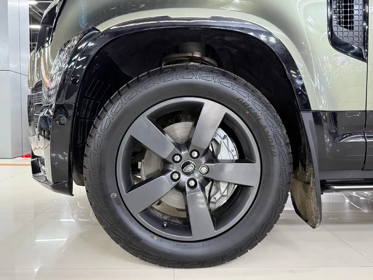 2023 Land Rover Defender 3.0T 400HP L6 8AT,autocango,china used car exporter,china ev exporter,chinese used car exporter,chinese used ev exporter