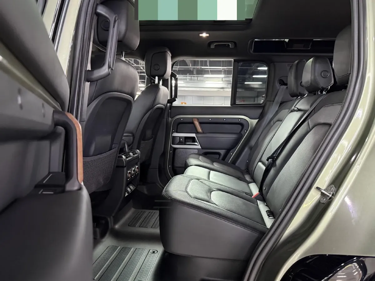 2023 Land Rover Defender 3.0T 400HP L6 8AT,autocango,china used car exporter,china ev exporter,chinese used car exporter,chinese used ev exporter