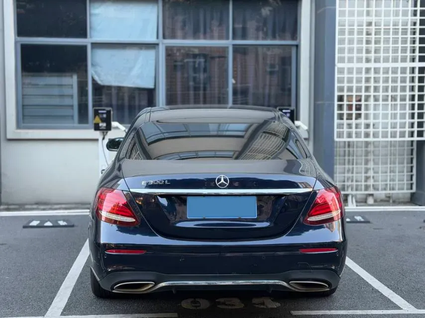2020 Mercedes-Benz E Class 1.5T 184HP L4 9AT,autocango,china used car exporter,china ev exporter,chinese used car exporter,chinese used ev exporter