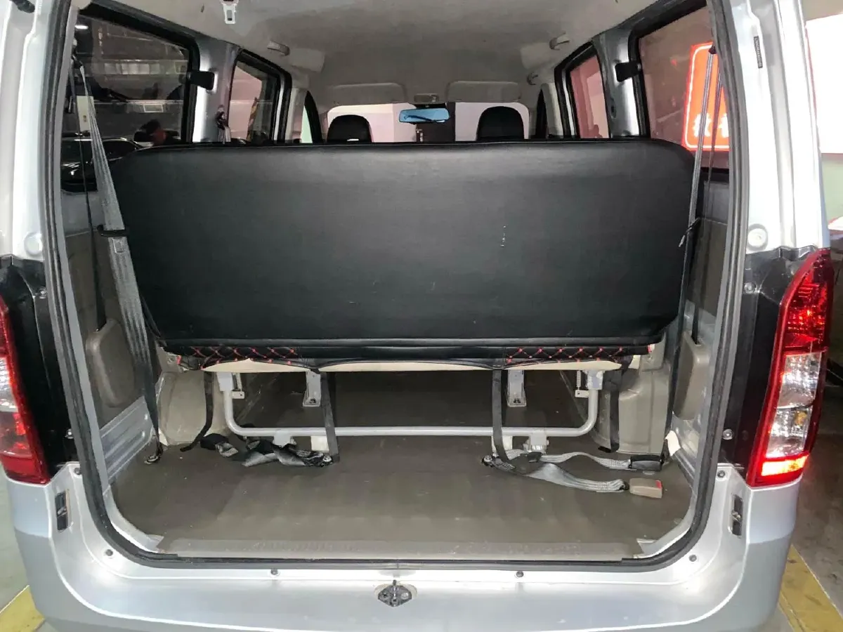 2018 WuLing RongGuang V 1.2L 88HP L4 5MT,autocango,china used car exporter,china ev exporter,chinese used car exporter,chinese used ev exporter