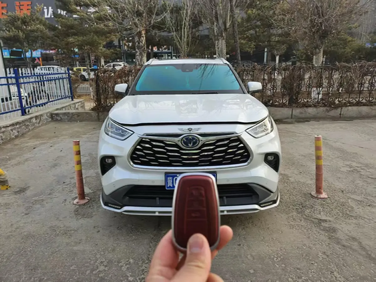 2022 Toyota Highlander 2.5L 192HP L4 E-CVT Hybrid,autocango,china used car exporter,china ev exporter,chinese used car exporter,chinese used ev exporter
