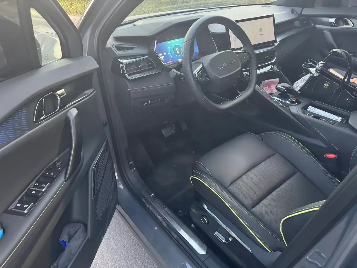 2023 LYNK&CO 03 1.5T 181HP L4 7DCT,autocango,china used car exporter,china ev exporter,chinese used car exporter,chinese used ev exporter