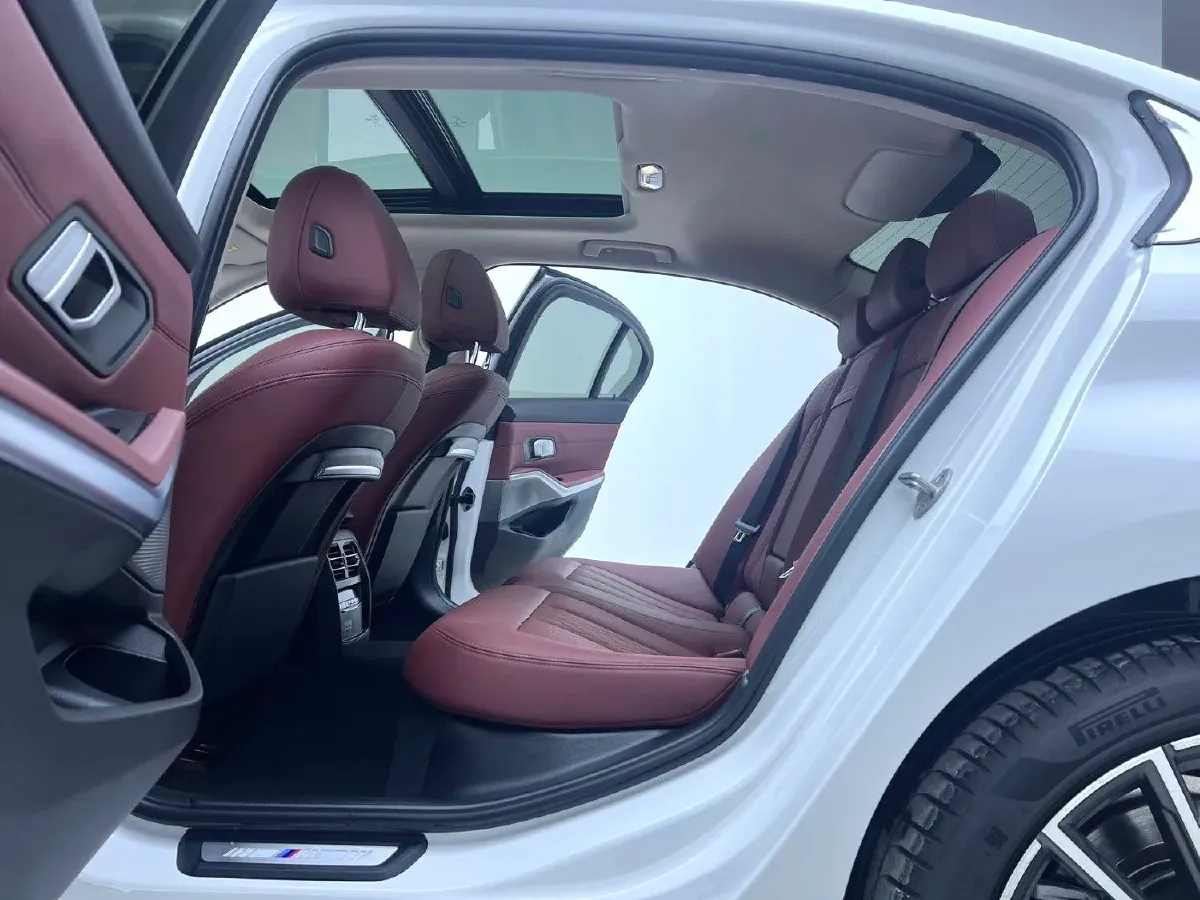 2022 BMW 3 Series 2.0T 156HP L4 8AT,autocango,china used car exporter,china ev exporter,chinese used car exporter,chinese used ev exporter