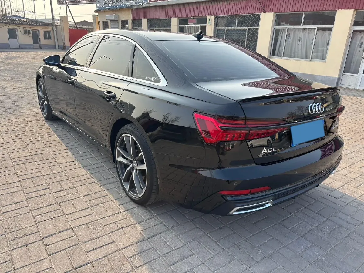 2022 Audi A6L 2.0T 190HP L4 7DCT,autocango,china used car exporter,china ev exporter,chinese used car exporter,chinese used ev exporter