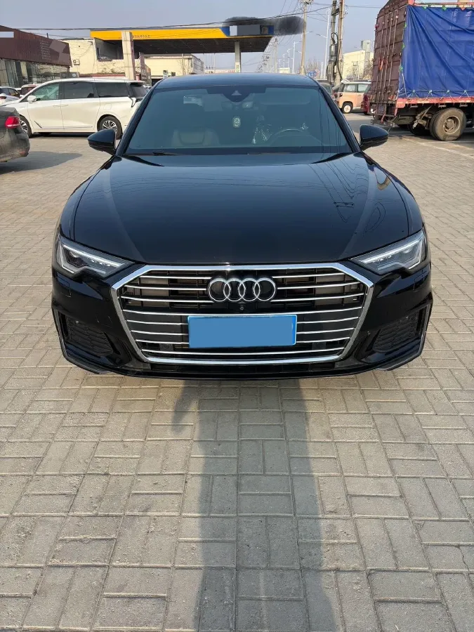 2022 Audi A6L 2.0T 190HP L4 7DCT,autocango,china used car exporter,china ev exporter,chinese used car exporter,chinese used ev exporter