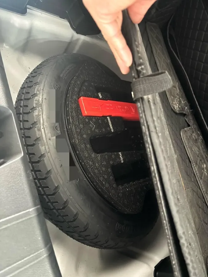 2025 Geely Coolray 1.5L 126HP L4 5MT,autocango,china used car exporter,china ev exporter,chinese used car exporter,chinese used ev exporter