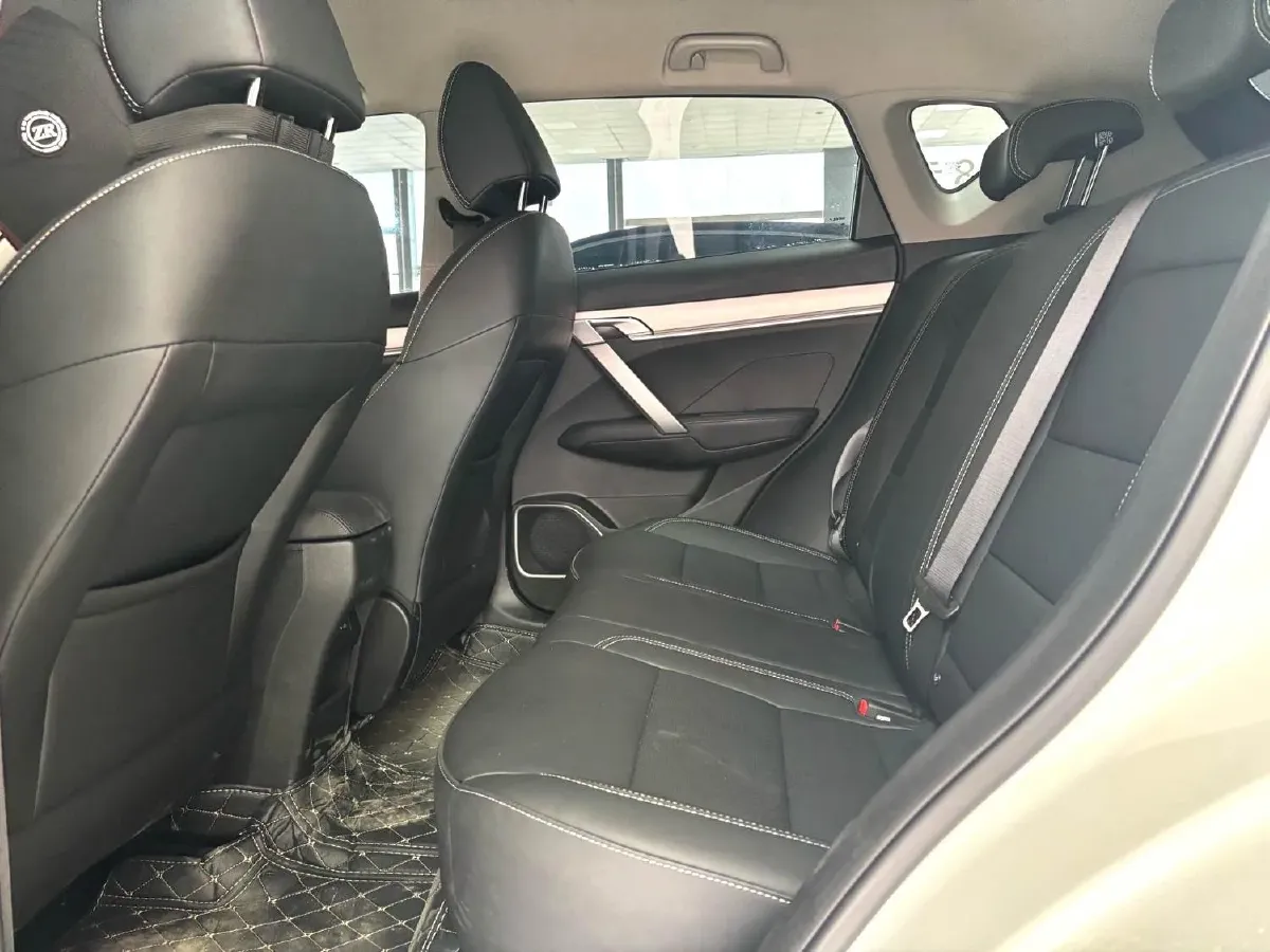 2025 Geely Coolray 1.5L 126HP L4 5MT,autocango,china used car exporter,china ev exporter,chinese used car exporter,chinese used ev exporter