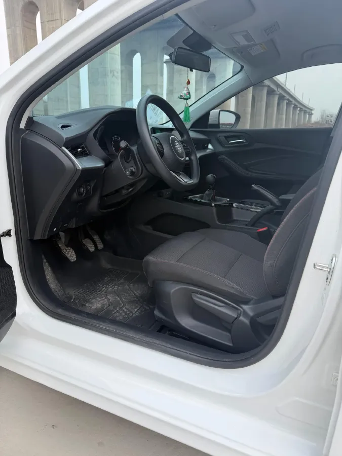 2023 MG 5 1.5L 129HP L4 5MT,autocango,china used car exporter,china ev exporter,chinese used car exporter,chinese used ev exporter