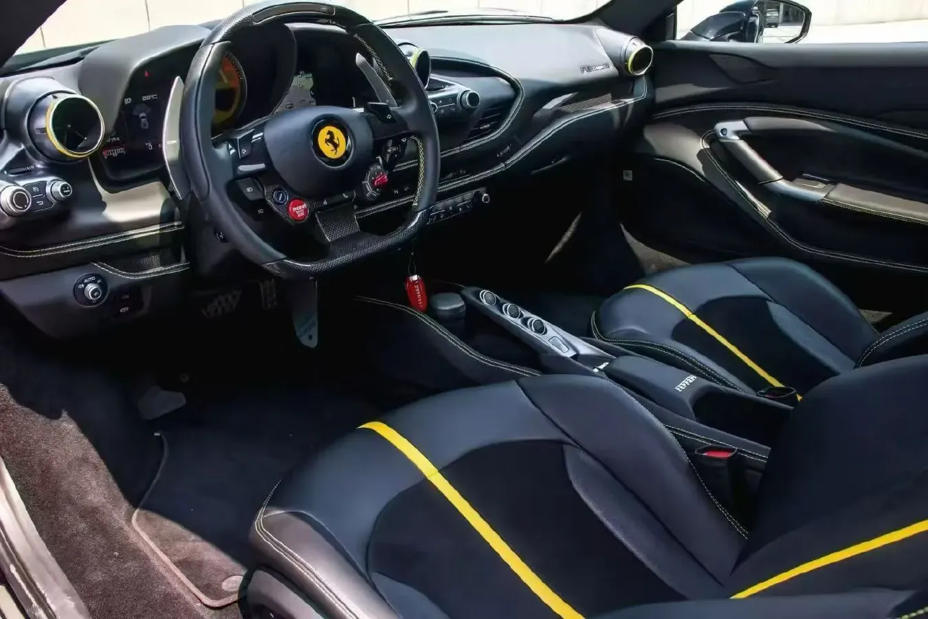 2019 Aston Martin DB11 5.2T 639HP V12 8AT,autocango,china used car exporter,china ev exporter,chinese used car exporter,chinese used ev exporter