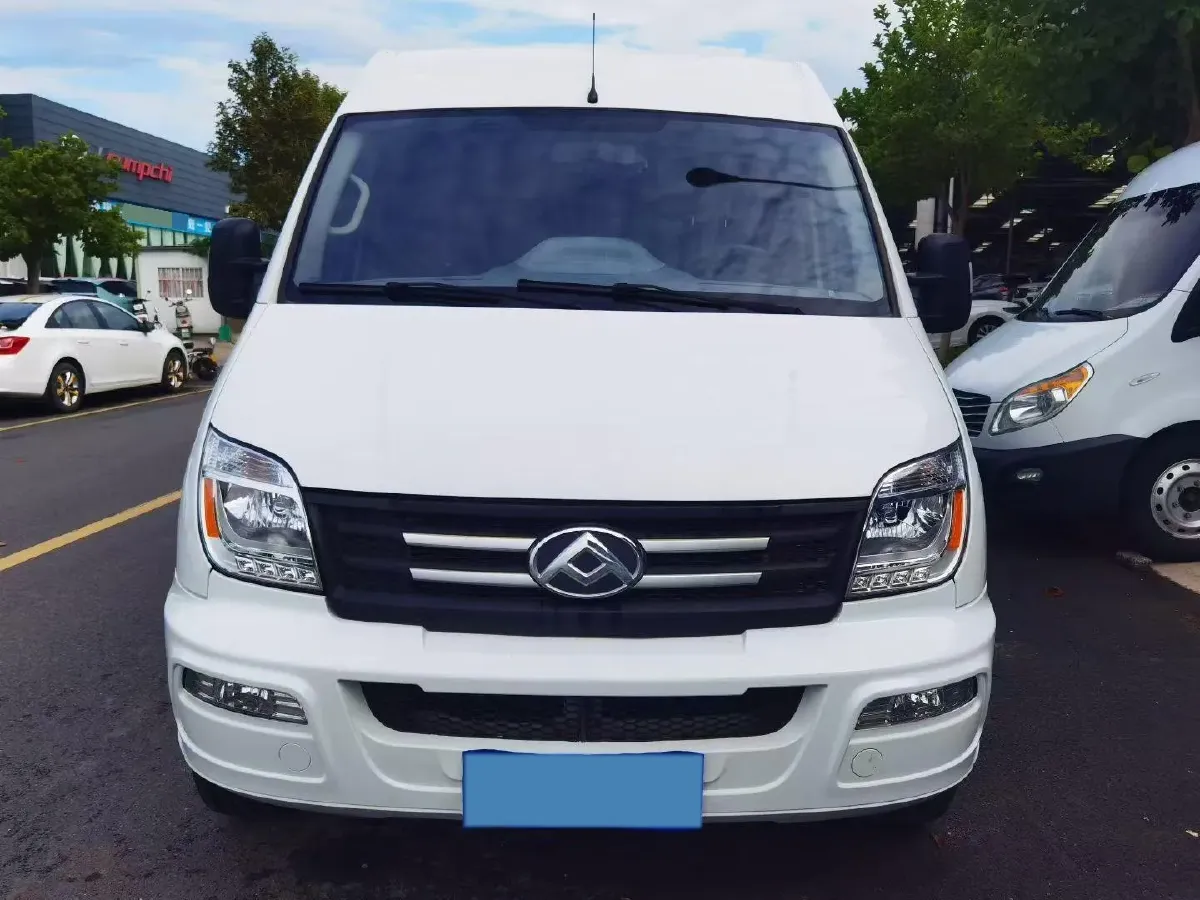 2021 MAXUS XinTu V80 2.0T 127HP L4 6MT,autocango,china used car exporter,china ev exporter,chinese used car exporter,chinese used ev exporter