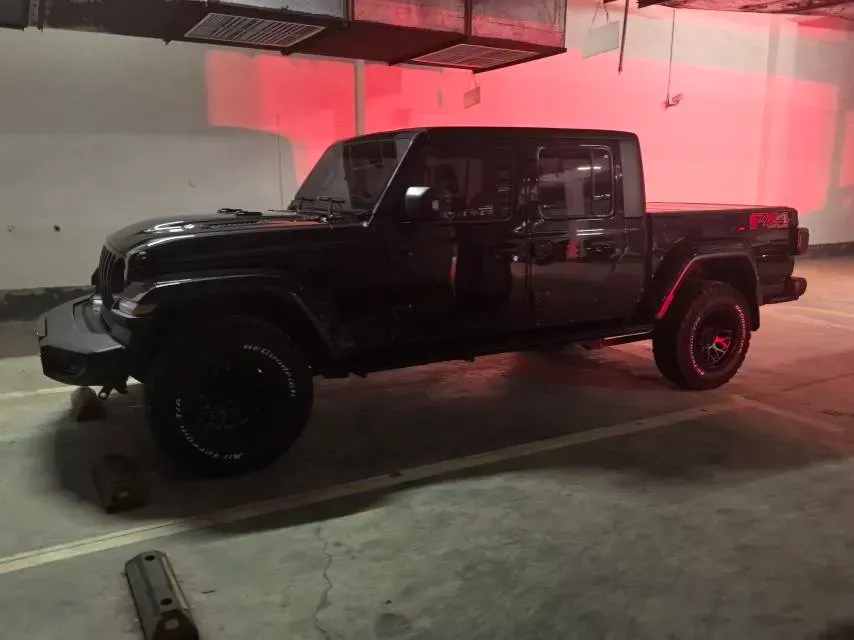 2022 Jeep Gladiator 3.6L 284HP V6 8AT,autocango,china used car exporter,china ev exporter,chinese used car exporter,chinese used ev exporter