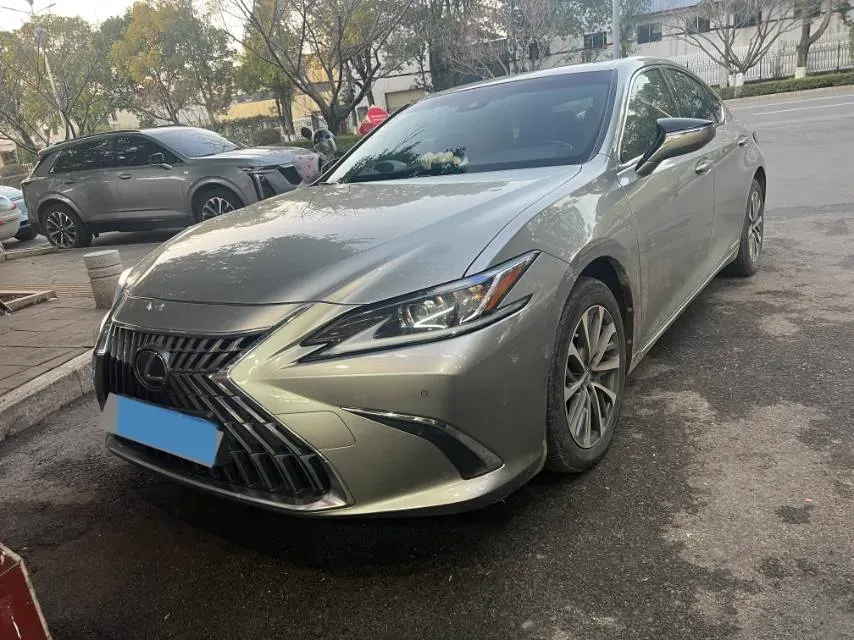 2021 Lexus ES 2.5L 178HP L4 E-CVT Hybrid,autocango,china used car exporter,china ev exporter,chinese used car exporter,chinese used ev exporter