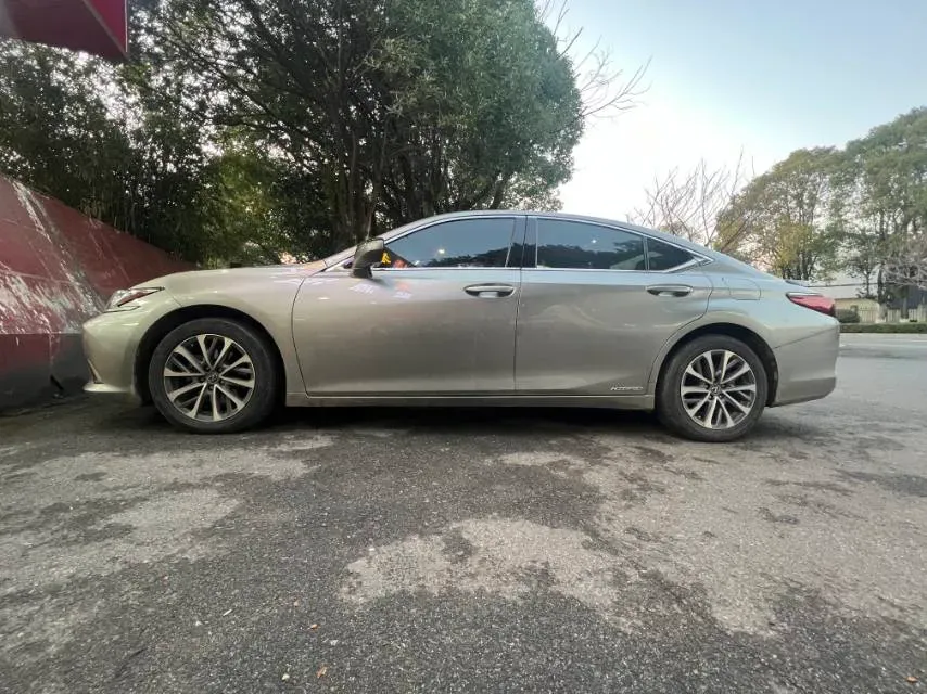 2021 Lexus ES 2.5L 178HP L4 E-CVT Hybrid,autocango,china used car exporter,china ev exporter,chinese used car exporter,chinese used ev exporter
