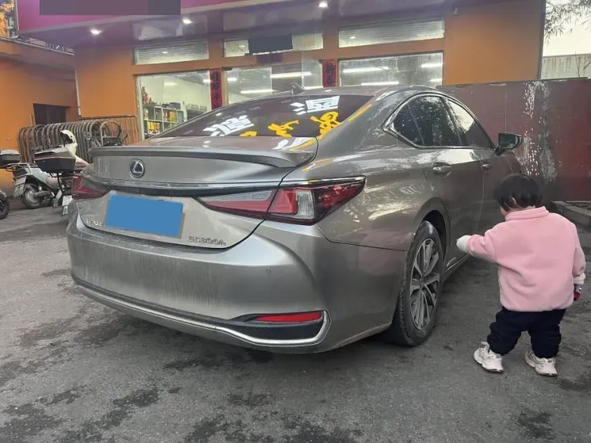 2021 Lexus ES 2.5L 178HP L4 E-CVT Hybrid,autocango,china used car exporter,china ev exporter,chinese used car exporter,chinese used ev exporter