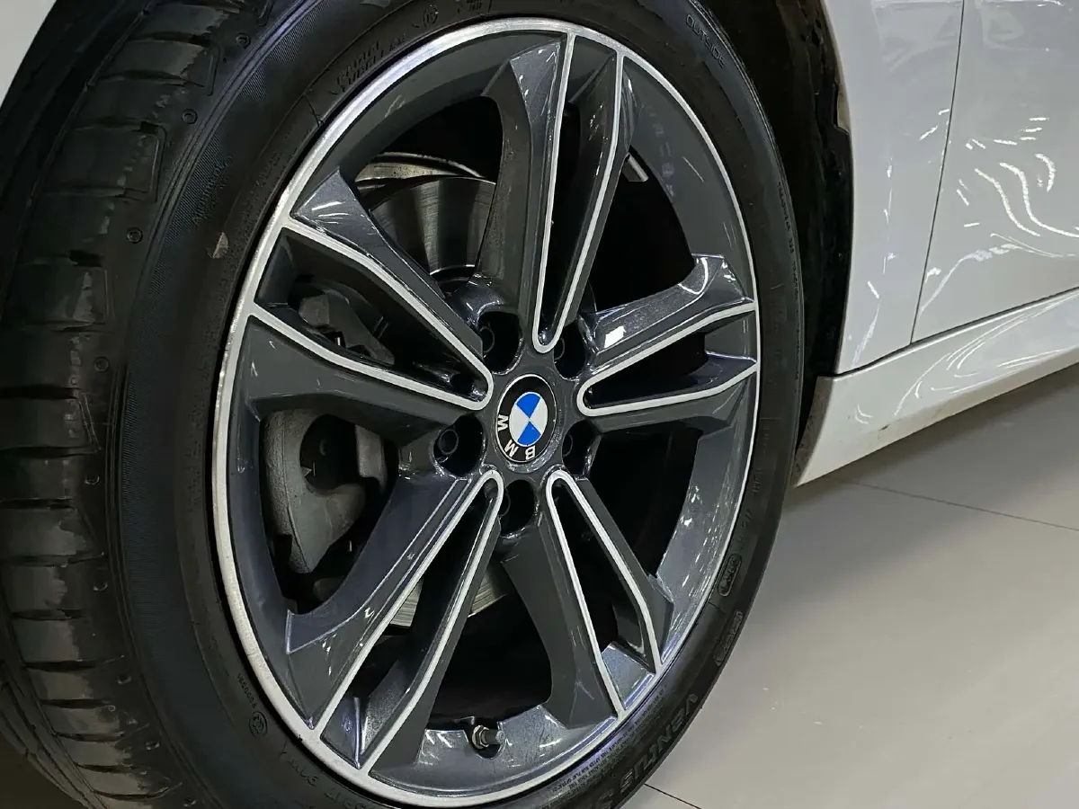 2021 BMW 1 Series 1.5T 140HP L3 7DCT,autocango,china used car exporter,china ev exporter,chinese used car exporter,chinese used ev exporter