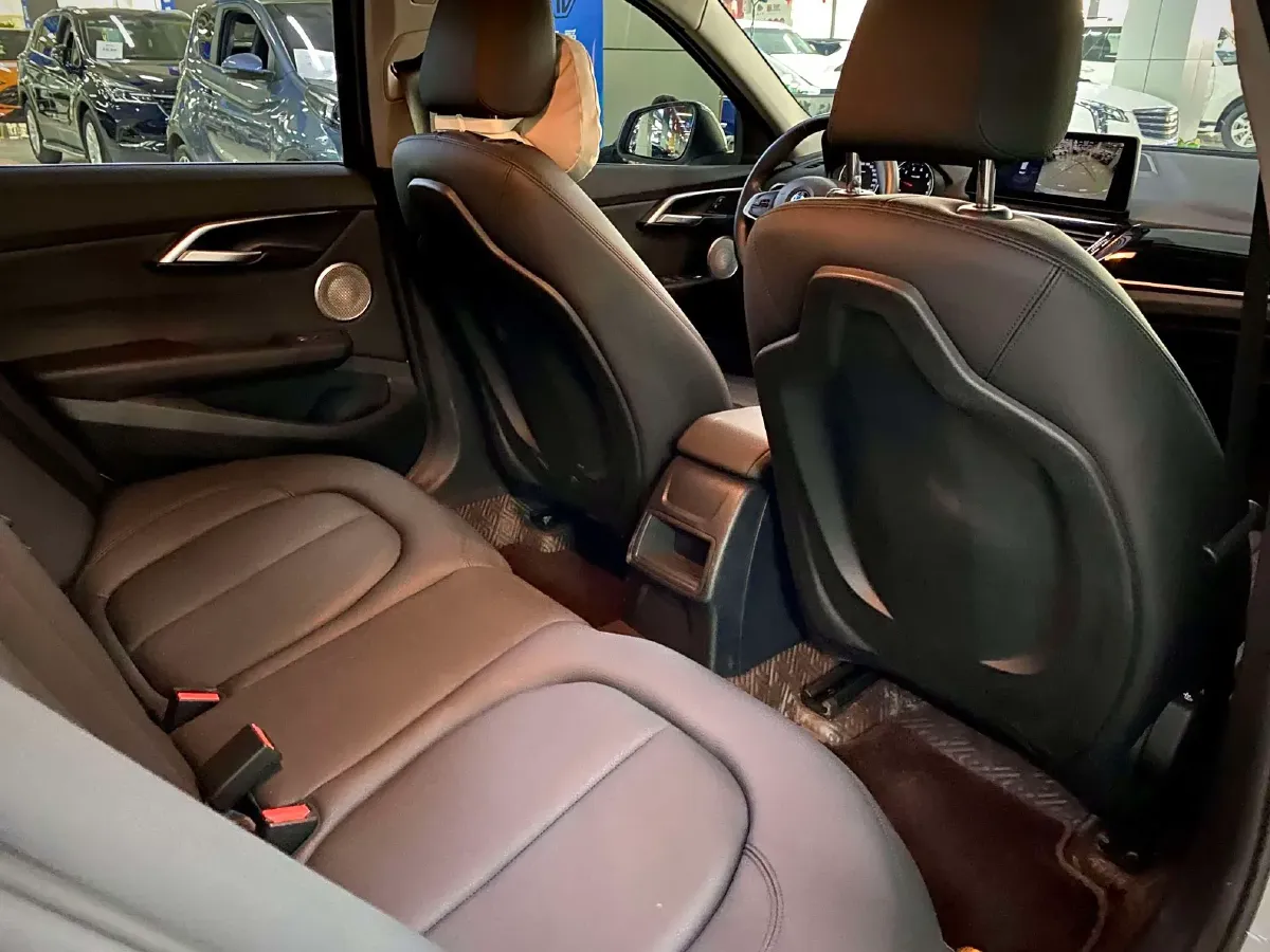 2021 BMW 1 Series 1.5T 140HP L3 7DCT,autocango,china used car exporter,china ev exporter,chinese used car exporter,chinese used ev exporter