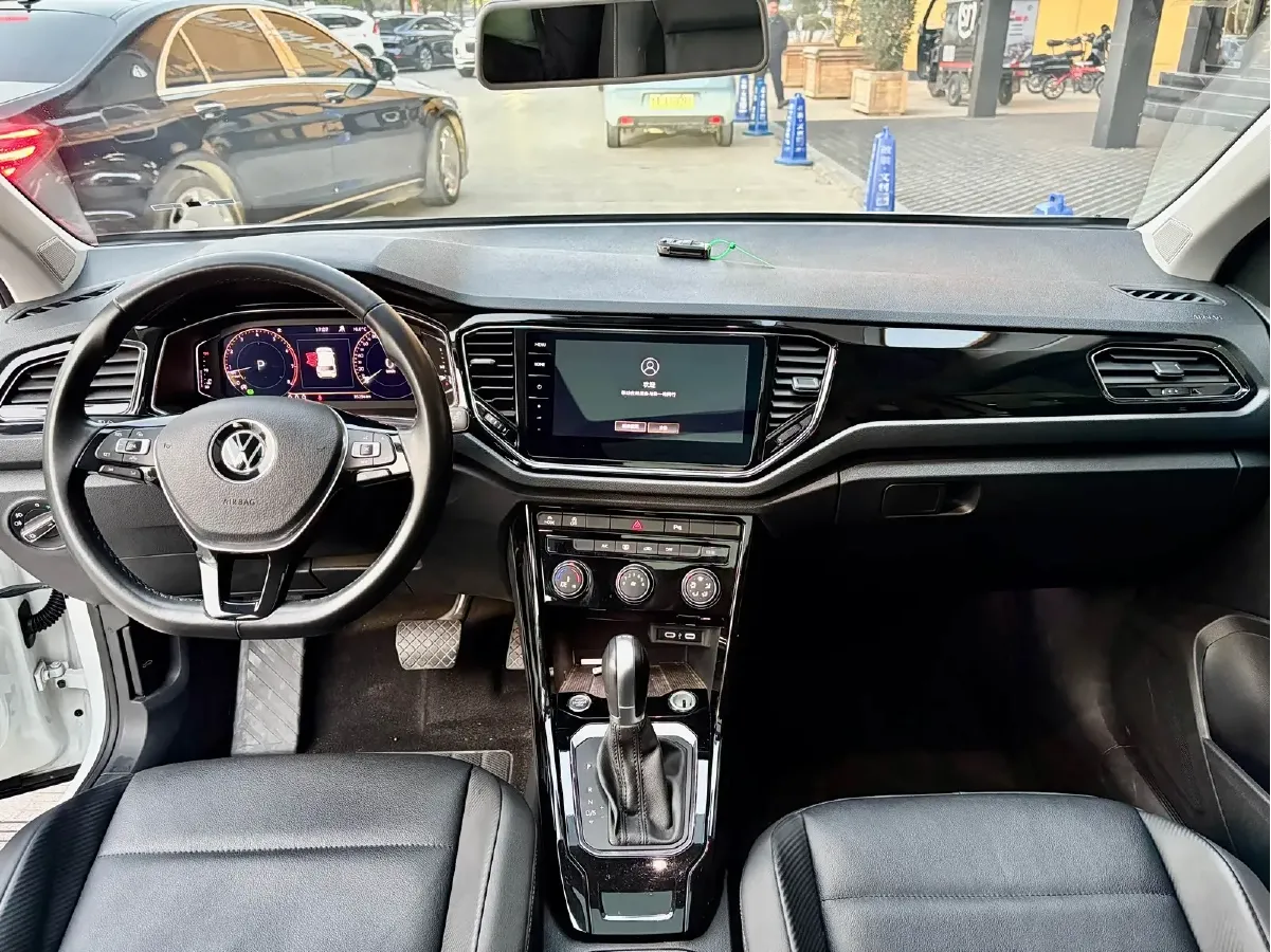 2022 Volkswagen T-Roc 1.4T 150HP L4 7DCT,autocango,china used car exporter,china ev exporter,chinese used car exporter,chinese used ev exporter