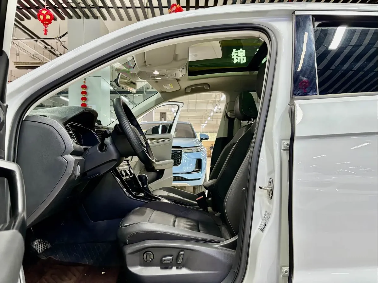 2022 Volkswagen T-Roc 1.4T 150HP L4 7DCT,autocango,china used car exporter,china ev exporter,chinese used car exporter,chinese used ev exporter