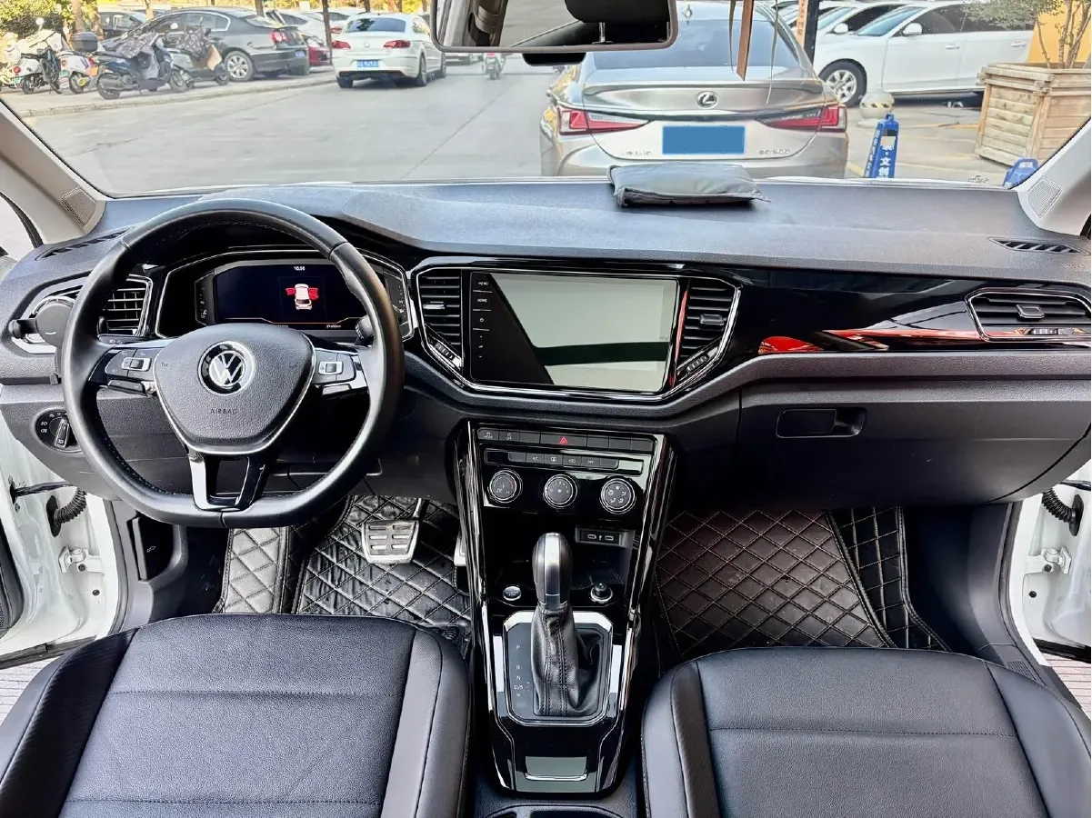 2022 Volkswagen T-Roc 1.4T 150HP L4 7DCT,autocango,china used car exporter,china ev exporter,chinese used car exporter,chinese used ev exporter