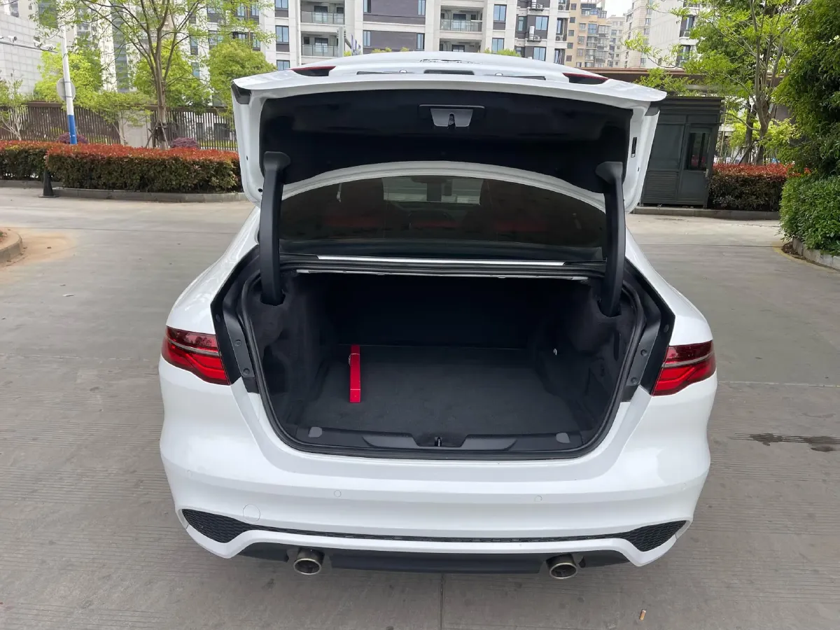 2021 Jaguar XEL 2.0T 250HP L4 8AT,autocango,china used car exporter,china ev exporter,chinese used car exporter,chinese used ev exporter