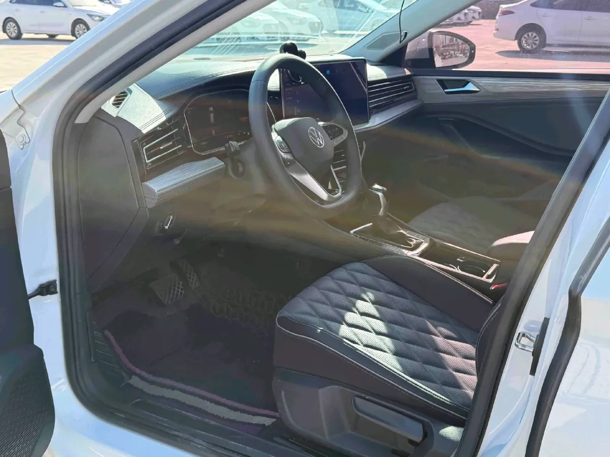 2023 Volkswagen Sagitar 1.5T 160HP L4 7DCT,autocango,china used car exporter,china ev exporter,chinese used car exporter,chinese used ev exporter