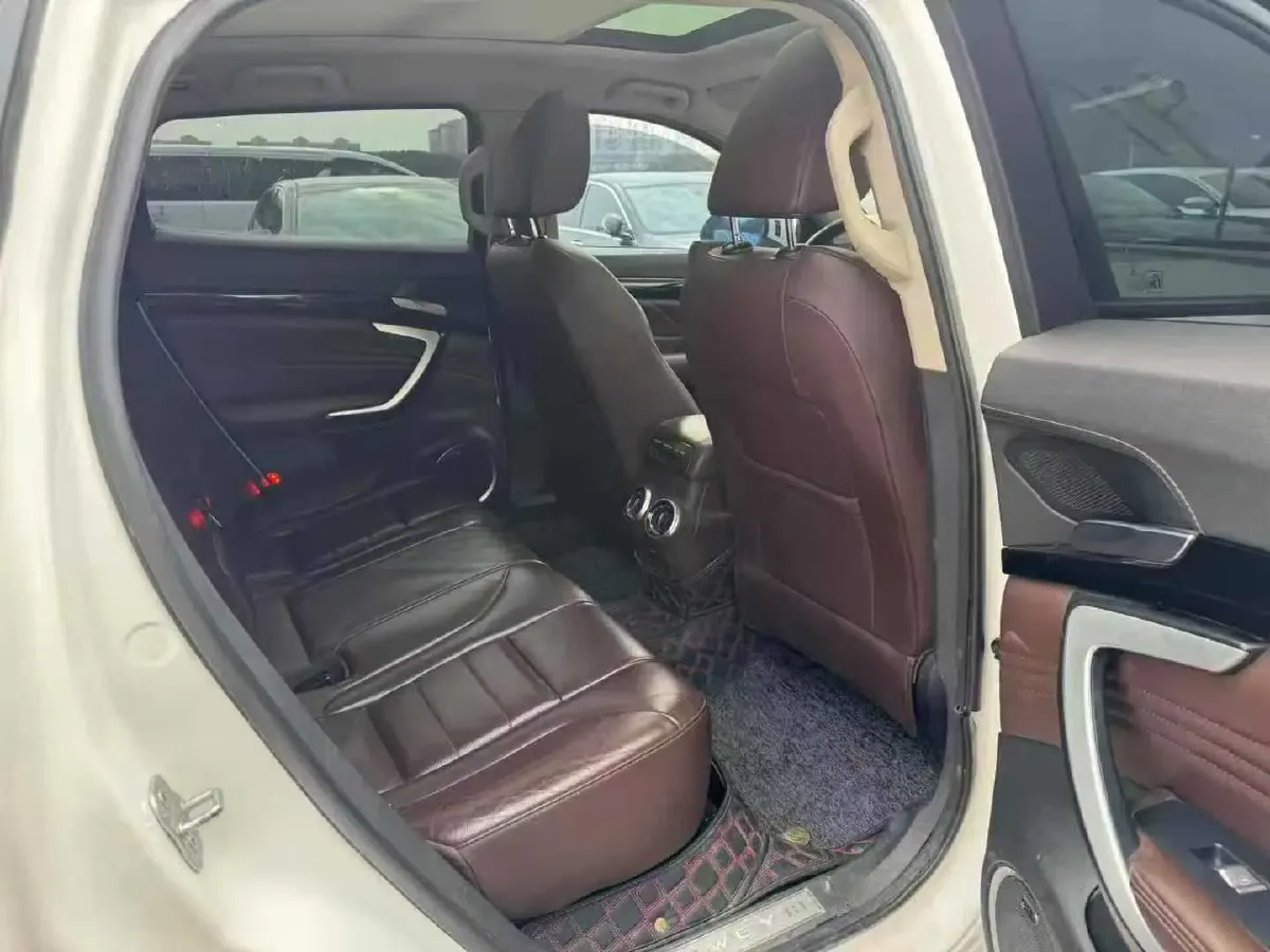 2017 WEY VV7 2.0T 234HP L4 7DCT,autocango,china used car exporter,china ev exporter,chinese used car exporter,chinese used ev exporter