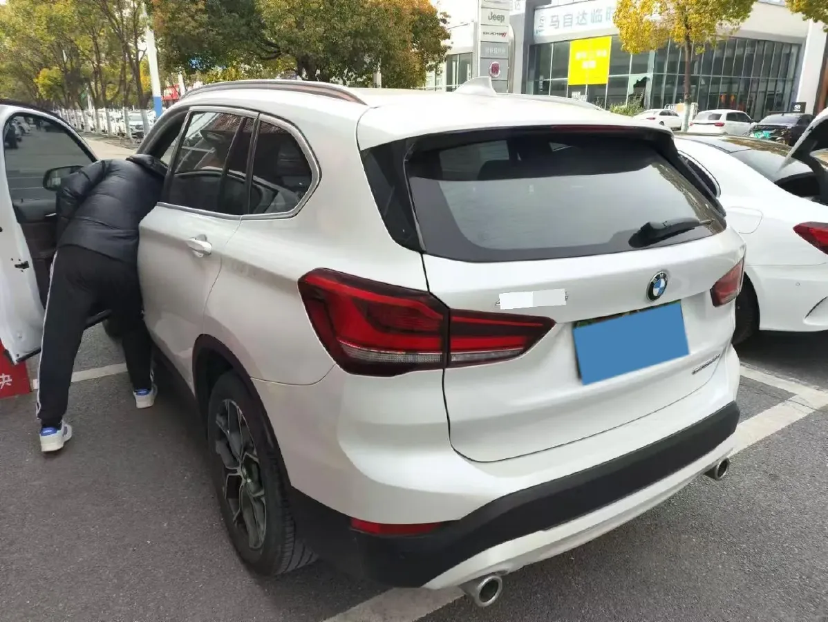 2022 BMW X1 2.0T 192HP L4 7DCT,autocango,china used car exporter,china ev exporter,chinese used car exporter,chinese used ev exporter