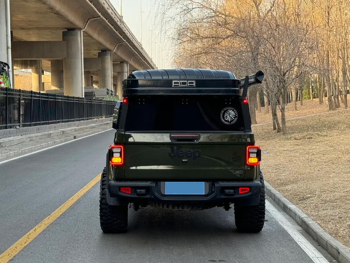 2022 Jeep Gladiator 3.6L 284HP V6 8AT,autocango,china used car exporter,china ev exporter,chinese used car exporter,chinese used ev exporter