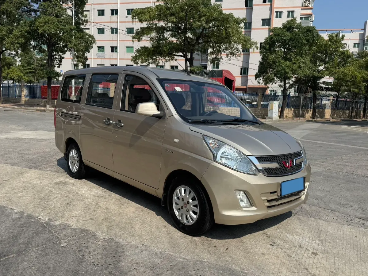2016 WuLing RongGuang V 1.5L 112HP L4 5MT,autocango,china used car exporter,china ev exporter,chinese used car exporter,chinese used ev exporter