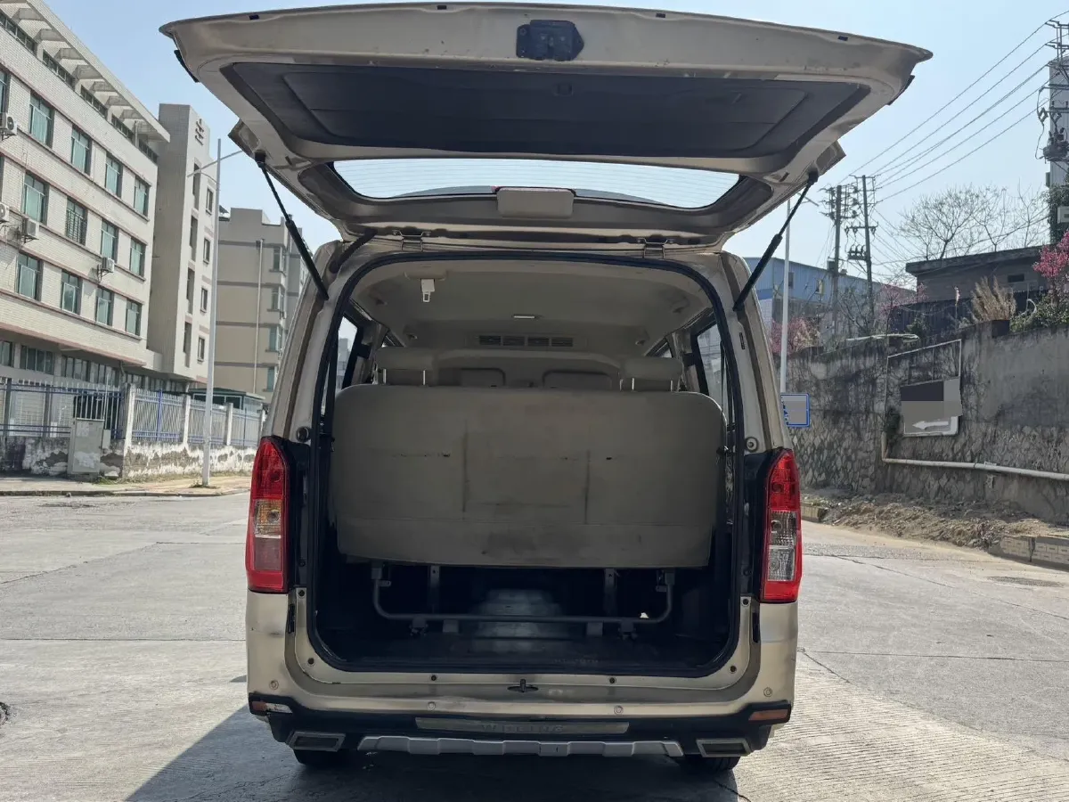 2016 WuLing RongGuang V 1.5L 112HP L4 5MT,autocango,china used car exporter,china ev exporter,chinese used car exporter,chinese used ev exporter