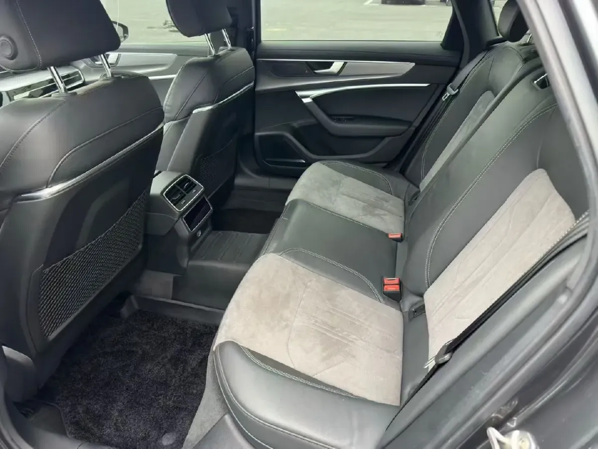 2020 Audi A6L 2.0T 224HP L4 7DCT,autocango,china used car exporter,china ev exporter,chinese used car exporter,chinese used ev exporter