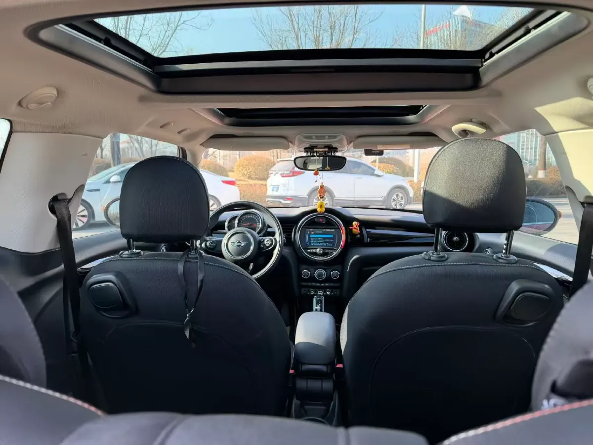 2019 MINI MINI 1.5T 102HP L3 7DCT,autocango,china used car exporter,china ev exporter,chinese used car exporter,chinese used ev exporter