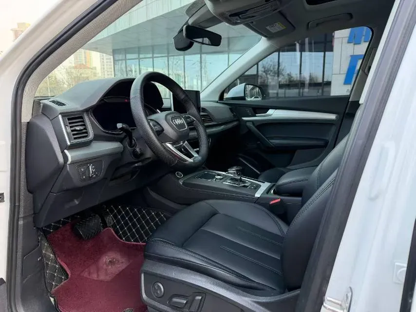 2020 Audi Q5L 2.0T 190HP L4 7DCT,autocango,china used car exporter,china ev exporter,chinese used car exporter,chinese used ev exporter