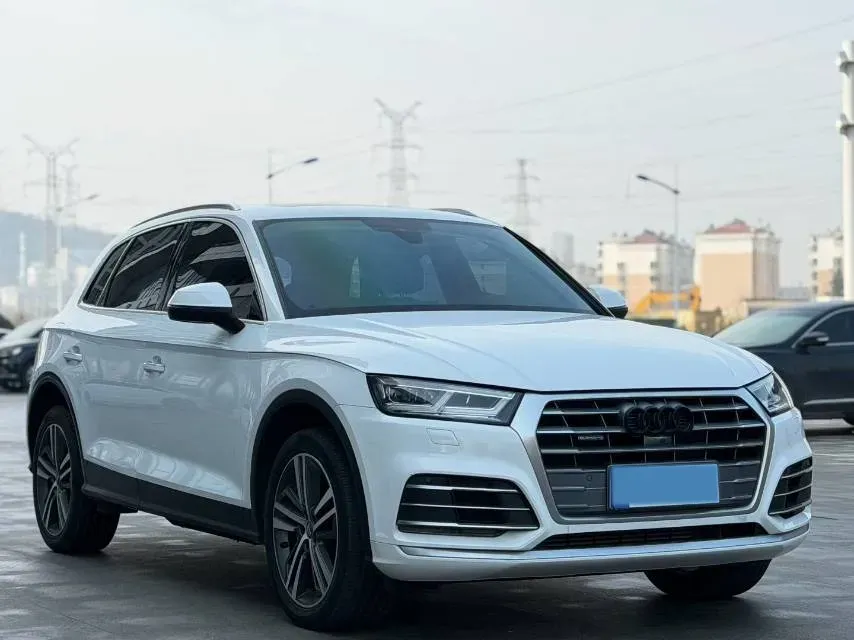 2020 Audi Q5L 2.0T 190HP L4 7DCT,autocango,china used car exporter,china ev exporter,chinese used car exporter,chinese used ev exporter