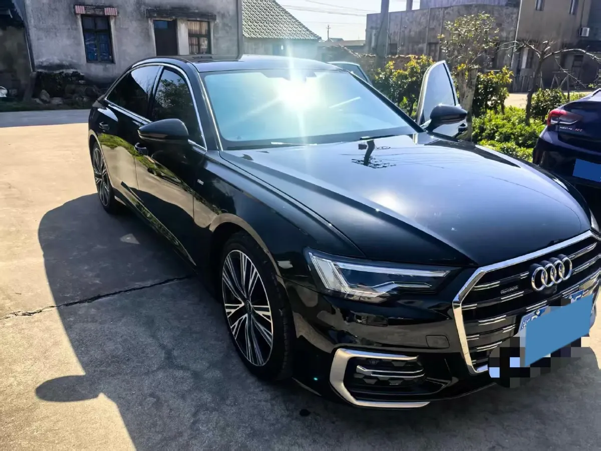 2025 Audi A6L 2.0T 245HP L4 7DCT,autocango,china used car exporter,china ev exporter,chinese used car exporter,chinese used ev exporter