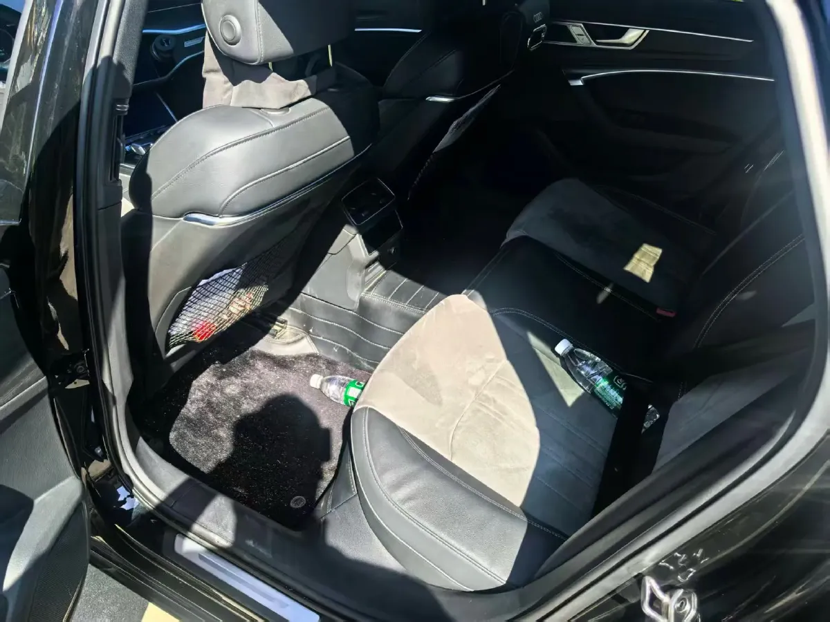 2025 Audi A6L 2.0T 245HP L4 7DCT,autocango,china used car exporter,china ev exporter,chinese used car exporter,chinese used ev exporter