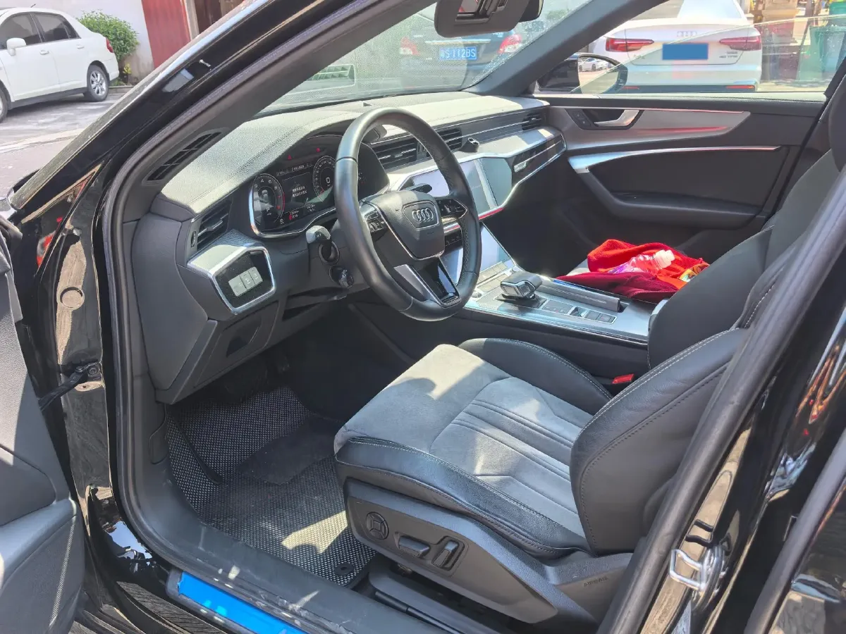 2021 Audi A6L 2.0T 190HP L4 7DCT,autocango,china used car exporter,china ev exporter,chinese used car exporter,chinese used ev exporter